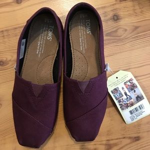 NWT Women’s Toms
